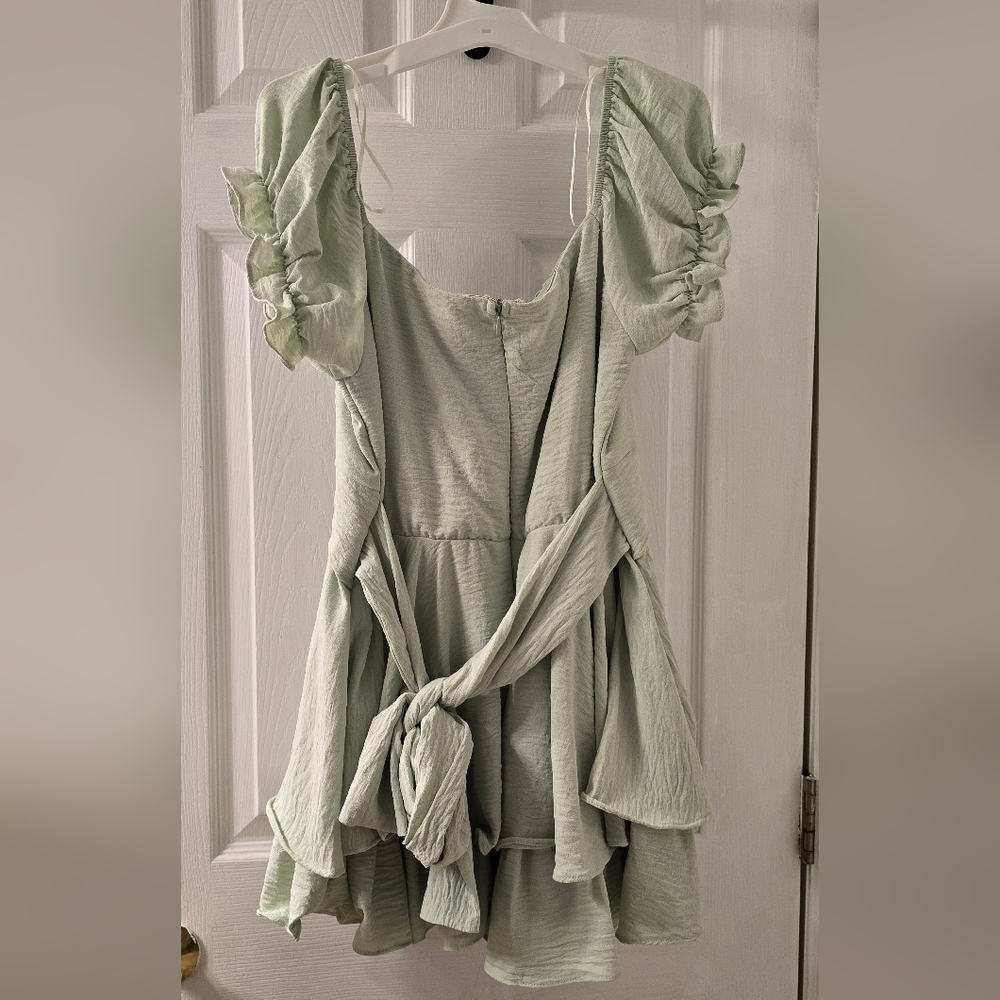 Altar'd State Light Green Ruffle Mini Romper Large NWT - Picture 4 of 10